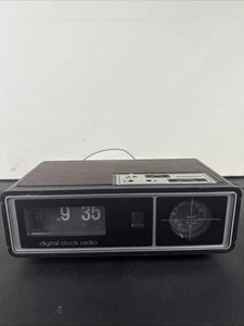 Vintage Stewart Digital Alarm Clock Radio AM/FM Woodgrain 14F29C Tested Works* - Picture 1 of 11