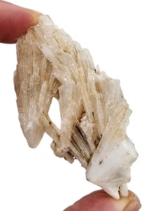 Scolecite Zeolite Crystal Specimen 43.4 grams - Picture 1 of 3