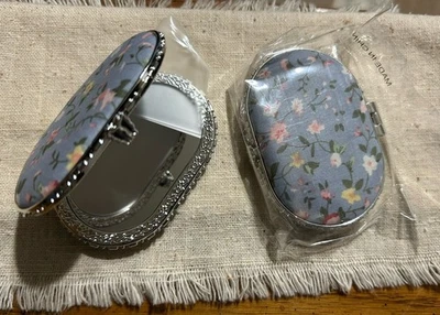 Espejo compacto pequeño ovalado de doble cara para cartera (azul con flores - lote de 2) Foto 1 de 3
