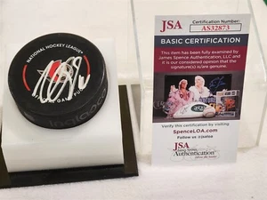 CLAUDE GIROUX signed SENATORS official game puck JSA COA - Picture 1 of 2