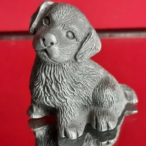 Estatuilla de cachorro de peltre 1982 de Rawcliffs - Imagen 1 de 4