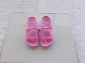 Ciabatte da bagno donna a righe piatte sandali estivi interno esterno casual rosa - Foto 1 di 6