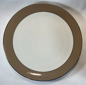 Vintage 1960s Flintridge China Platinum Cocoa (Coupe) 10 3/4" Dinner Plates - Picture 1 of 5