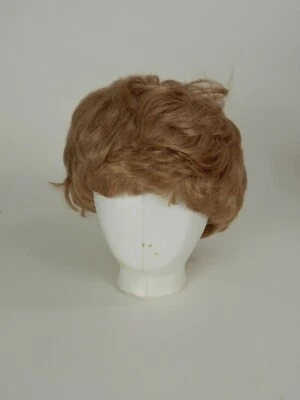 Nu-Look Wig 100% Kanekalon Blonde Short Wavy - Image 1 of 4