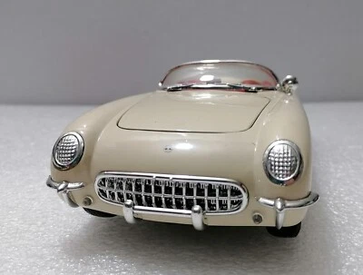 CHEVROLET Corvette 1953  - Vintage diecast  1:18 Scale model , Solido - Image 1 of 4