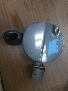 07 08 09 Suzuki XL7 Fuel Door Gas Lid Filler Cover w/ Cap OEM Gray - Picture 1 of 3