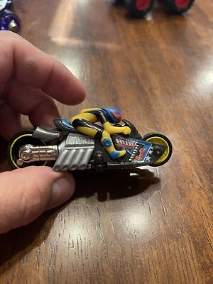 2004 Hot Wheels Thunder Cycles  Moto Law Enforcers - Image 1 of 4