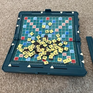 Pocket Scrabble Travel Magnetic Board Game Hardcase Mattel - Picture 1 of 10