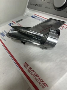 OEM LH 1957 Chevy Bel Air Cohete Bala Capucha Adorno Soporte de Montaje Cuchara - Imagen 1 de 7