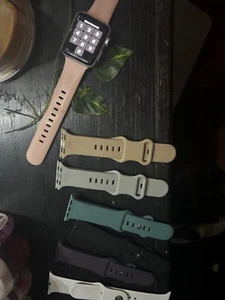 apple watch series 3 42mm no scratches - Picture 1 of 3