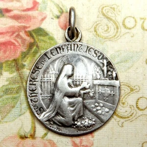 Saint Therese of Lisieux. Medal by Tricard. Antique Religious Silver Pendant. - Picture 1 of 5