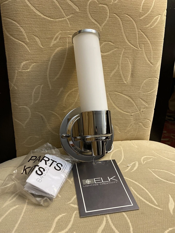 ELK Lighting 84060/1 10”x5” Metro Light Barra de Baño Acero Pantalla de Vidrio Blanco, Cromo Foto 1 de 4