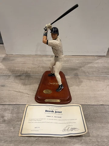 DEREK JETER DANBURY MINT LIMITED EDITION FIGURINE 9 INCH YANKEES NICE READ! Cover