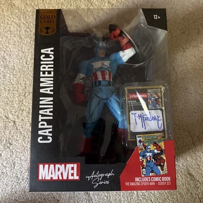 McFarlane Toys Marvel Capitán América Todd McFarlane Autógrafo Serie Etiqueta Dorada Foto 1 de 4