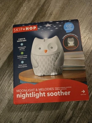 Máquina de sonido Skip Hop Owl y luz nocturna con proyector de techo Foto 1 de 3