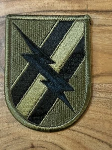 US Army Artillery Brigade Patch - vintage - Picture 1 of 4