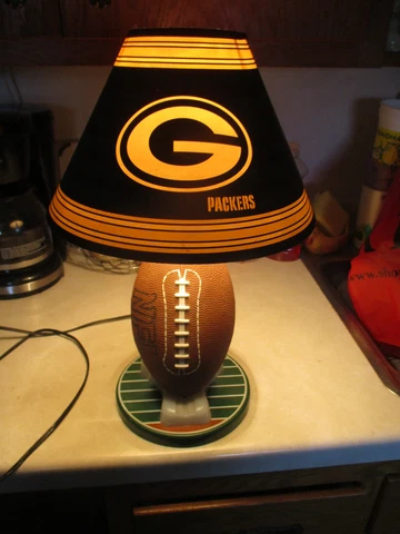 VTG.,GREEN BAY PACKERS FOOTBALL ON TEE DESK/BED LAMP LIGHT+ORIGINAL SHADE,6'CORD Cover
