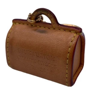 Louis Vuitton Schlüsselanhänger Ring Taschenanhänger Nomad Champs Elysées Store M99206 Gebraucht - Bild 1 von 5