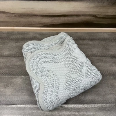 Alfombra de baño West Elm Thistle Jacquard 20”x34” azul agua dulce leer OB Foto 1 de 4