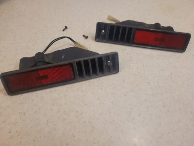 GEO TRACKER SUZUKI SIDEKICK LUCES MARCADORAS VENTILADAS LATERALES 1989-95 TAPA DE HOJALATA TAPA METÁLICA Foto 1 de 4