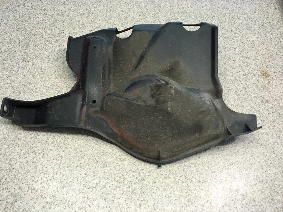 1993 Mitsubishi 3000gt Transmission Splash Shield MB640782 Foto 1 de 4