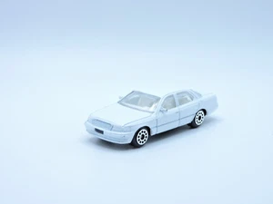 Zee/Zylmex D114 Toyota Celsior (Lexus LS 400) berlina bianca scala 1/64 sfusa - Foto 1 di 8