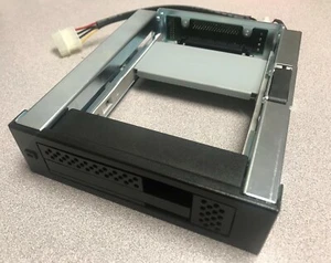 E100 Removable Drive bay 5.25" for 3.5" SCSI or SATA  Drives - Picture 1 of 4