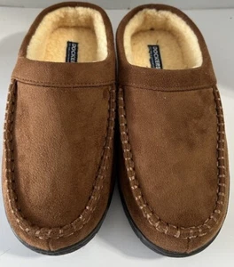 Dockers Slip On Brown Suede Men Sz 8 Faux Shearling Lining Soft Comfort Slippers - Picture 1 of 7
