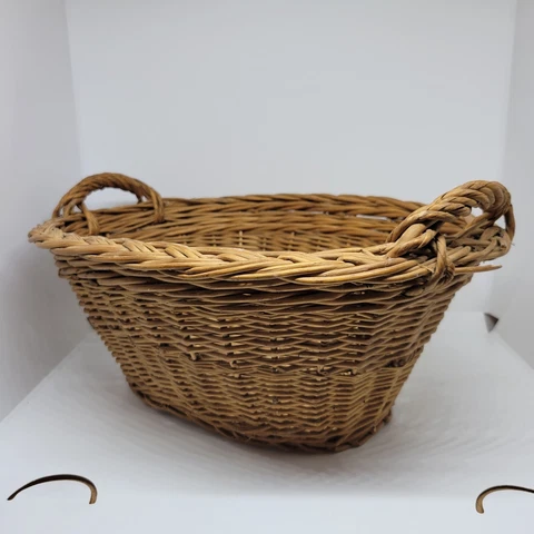 Vtg Wicker Basket Laundry Style Oval Handle Made Hungary 14x10x6 Display Storage Cover