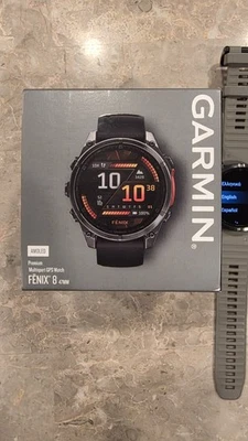 Smartwatch Garmin Fenix 8 Premium Multisport GPS grigio ardesia AMOLED 47 mm NUOVO - Immagine 1 di 2
