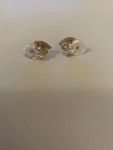 Urban Outfitters Pearly White Flower Floral Earrings Studs Rhinestone - Picture 1 of 1