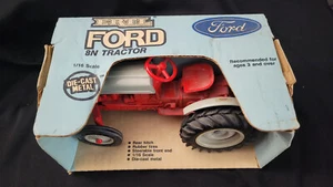 Vintage Ertl Ford 8N Bauernhof Spielzeug Traktor 1/16 Maßstab Druckguss Metall #843 - Bild 1 von 7