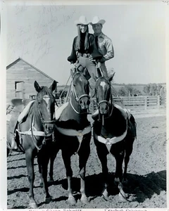 Neal & Eileen Schmidt handsignierte Roman Riders 8x10 s/w 70er Jahre Rodeo Fotos (2) - Bild 1 von 2