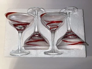 Pier 1- Set 4 Bicchieri da Cocktail Cosmopolitan Linea Swirl Rosso Rubino Martini - Foto 1 di 13