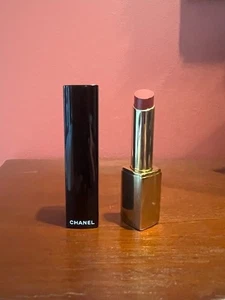 CHANEL ROUGE ALLURE L'EXTRAIT INTENSIDAD LABIO COLOR 818 ROSA INDEPENDIENTE RECARGABLE - Imagen 1 de 10