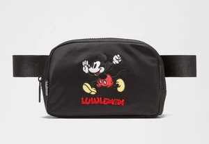 Bolso Cinturón Disney X Lululemon Everywhere 1L Mickey en Movimiento Gráfico - Imagen 1 de 8