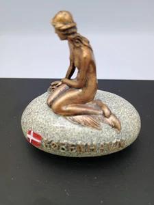 Sirena Copenhague Dinamarca Dama Desnuda Estatuilla Pisapapeles Color Bronce - Imagen 1 de 6