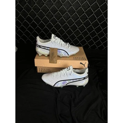Botines de fútbol Puma King Ultimate BL FG/AG blancos/lavanda para mujer talla 5,5 Foto 1 de 4