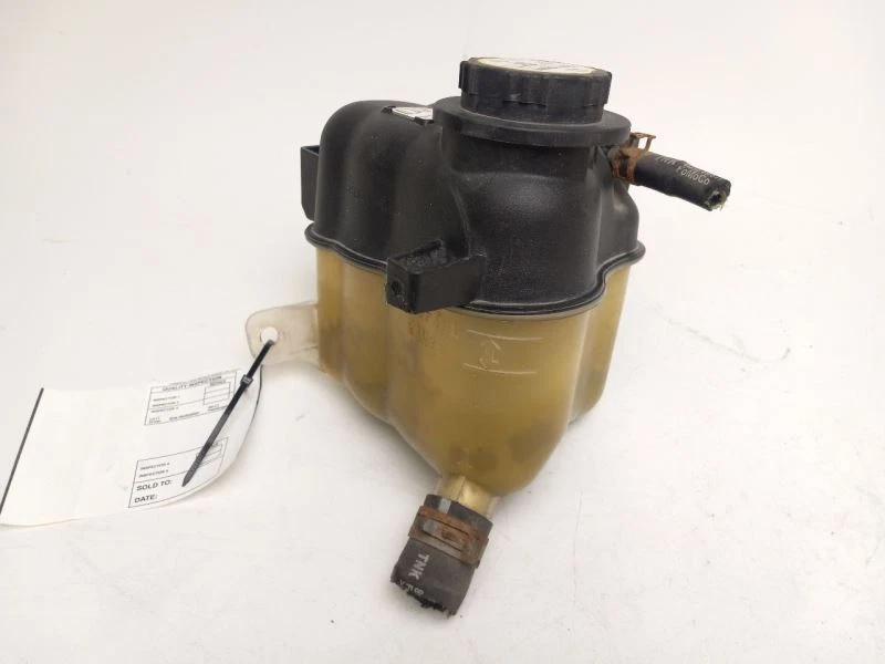 Ford Taurus 2008 depósito de refrigerante Foto 1 de 4