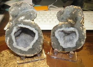 1 LG. HOLLOW 4X3 INCH LAS CHOYAS QUARTZ CRYSTAL GEODE;W/ STAND; MEXICO - Picture 1 of 7