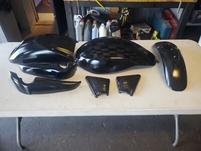02-06 Harley Davidson V-Rod,  Front Rear Fender, Inner Mud Guards, Air Box - Imagem 1 de 4