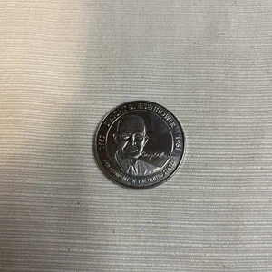 Dwight D. Eisenhower 34th President 1953-1961 Commemorative Medallion Token - Picture 1 of 3