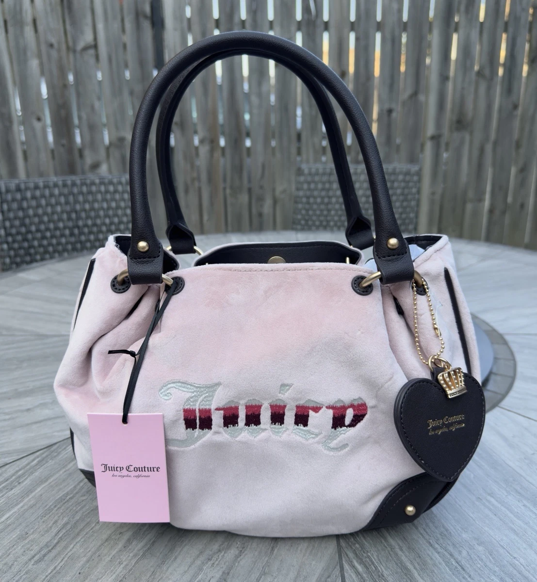 Juicy Couture チャーム付きハンドバッグ Juicy Couture チャーム付きハンドバッグ Juicy Couture Bag Charm