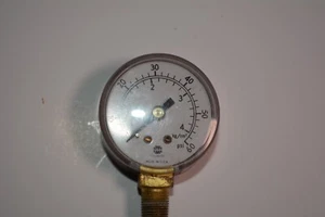 U.S. Gauge 1.5" 0-60 PSI Pressure Gauge with 1/4" Bottom Mount Connection - Picture 1 of 1
