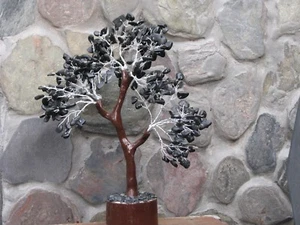 Large Black Onyx Crystal Bonsai Gemstone Tree - On wooden base, Black Crystals  - Bild 1 von 7