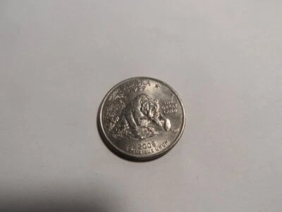 2008 P Alaska State Quarter The Great Land Grizzly Bear with Fish in Mouth - Image 1 of 3