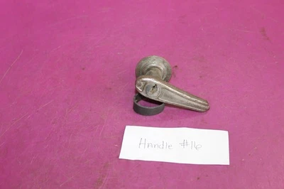 Manija de puerta exterior de bloqueo vintage para Ford modelo A. (#16). Eje corto. Foto 1 de 2