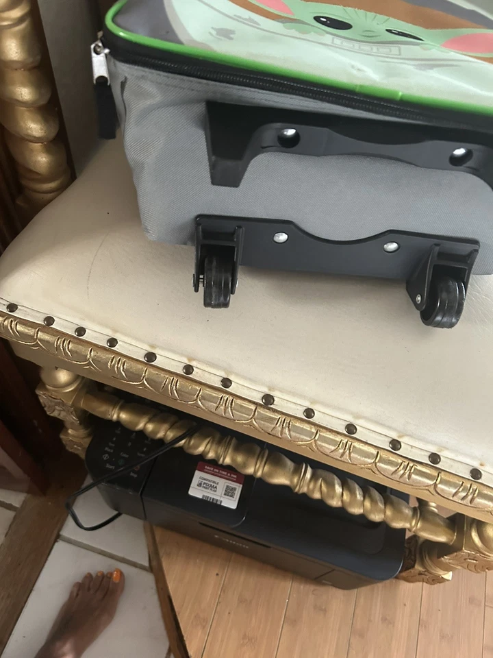 Maleta de mano Star Wars Mandalorian Baby Yoda Grogu de 14 pulgadas para niños Foto 1 de 4