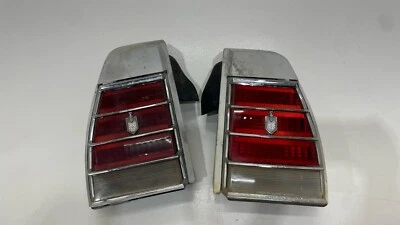 77 Luces traseras Monte Carlo Lámpara de freno Cuarto Panel Extensión Carcasa Bisel Borde Foto 1 de 4