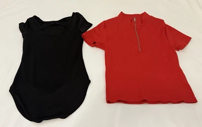 Lote 2 Camisas Prendas para el torso Justice Negro Body y Love Streak Rojo Cremallera Talla S/M para niñas Foto 1 de 4